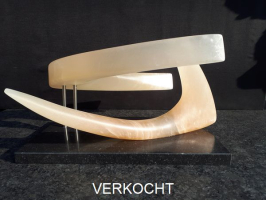 Pas De Deux Op Granieten Sokkel  39x31x23 Honingalbast